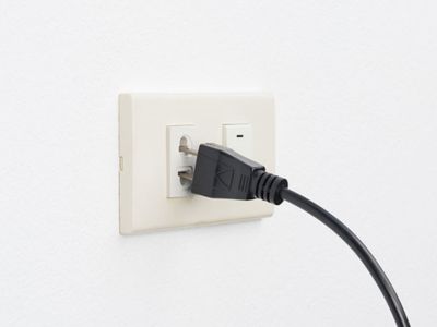 outlet falls out 